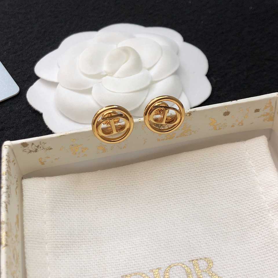 Dior 30 Montaigne Stud Earrings - DesignerGu