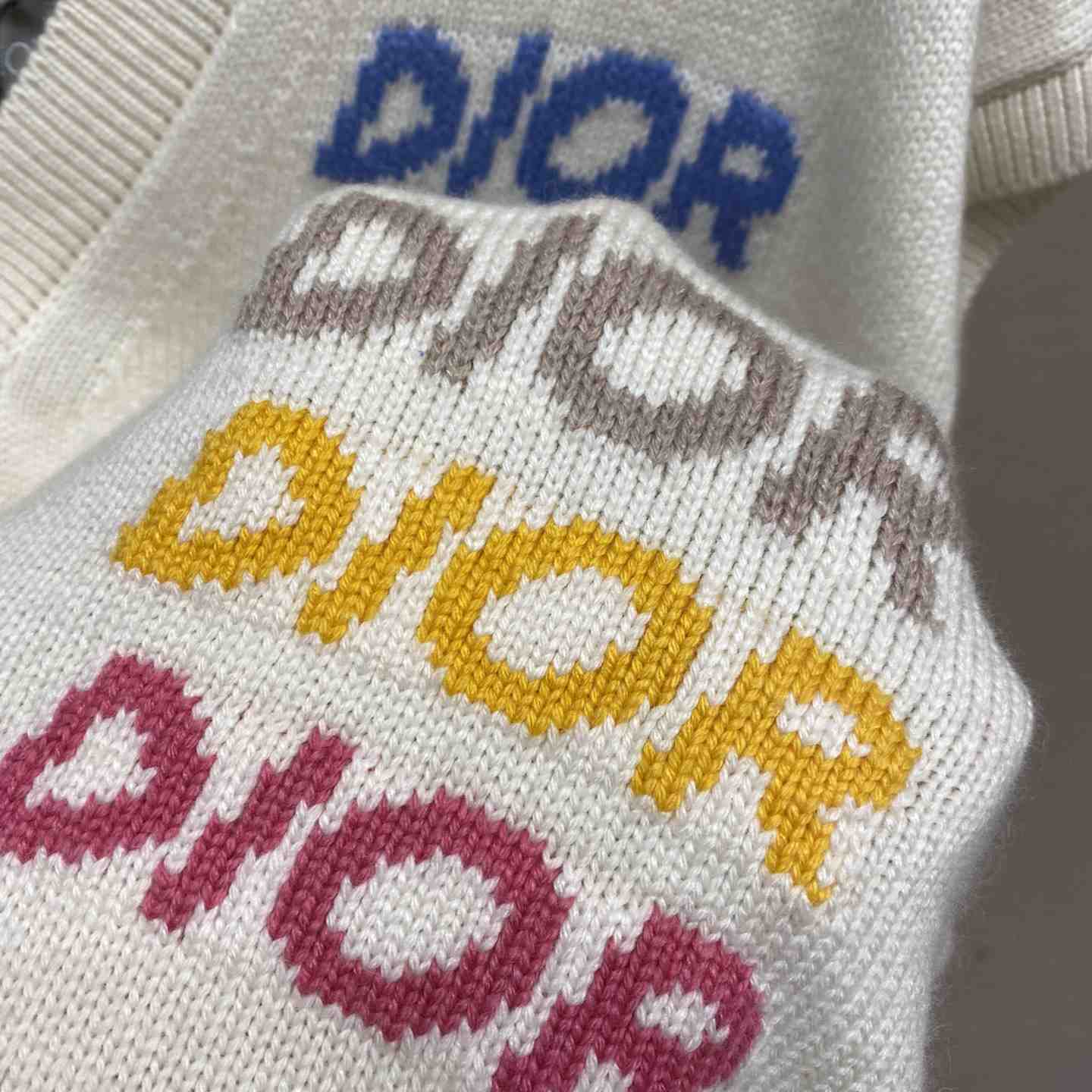 Dior Sleeveless Sweater - DesignerGu