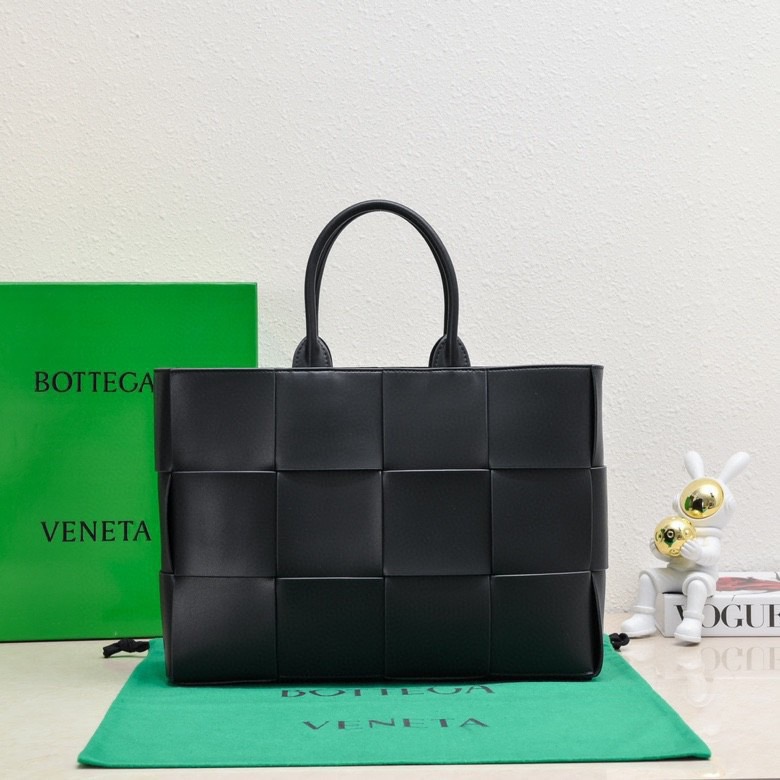 Bottega Veneta Small Arco Tote Bag With Strap - DesignerGu