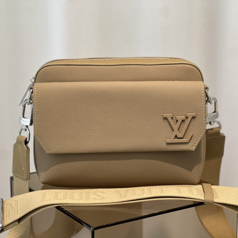 Louis Vuitton Fastline Messenger Bag   M23710 - DesignerGu