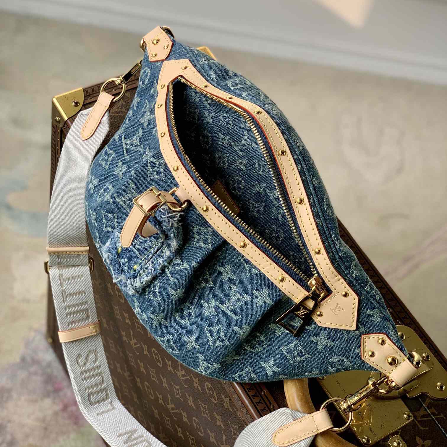 Louis Vuitton High Rise      M46837 - DesignerGu