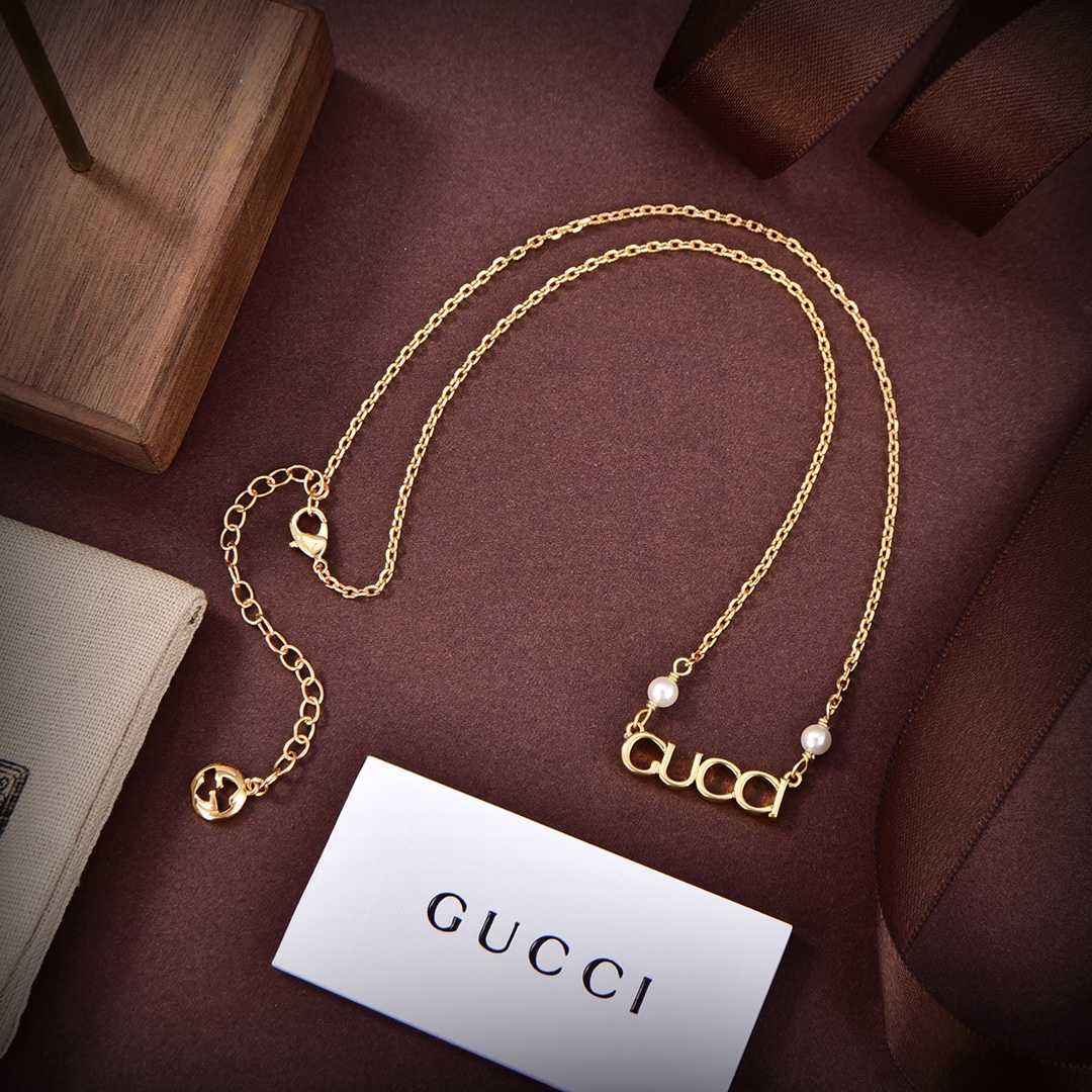 Gucci Letter Single Necklace - DesignerGu