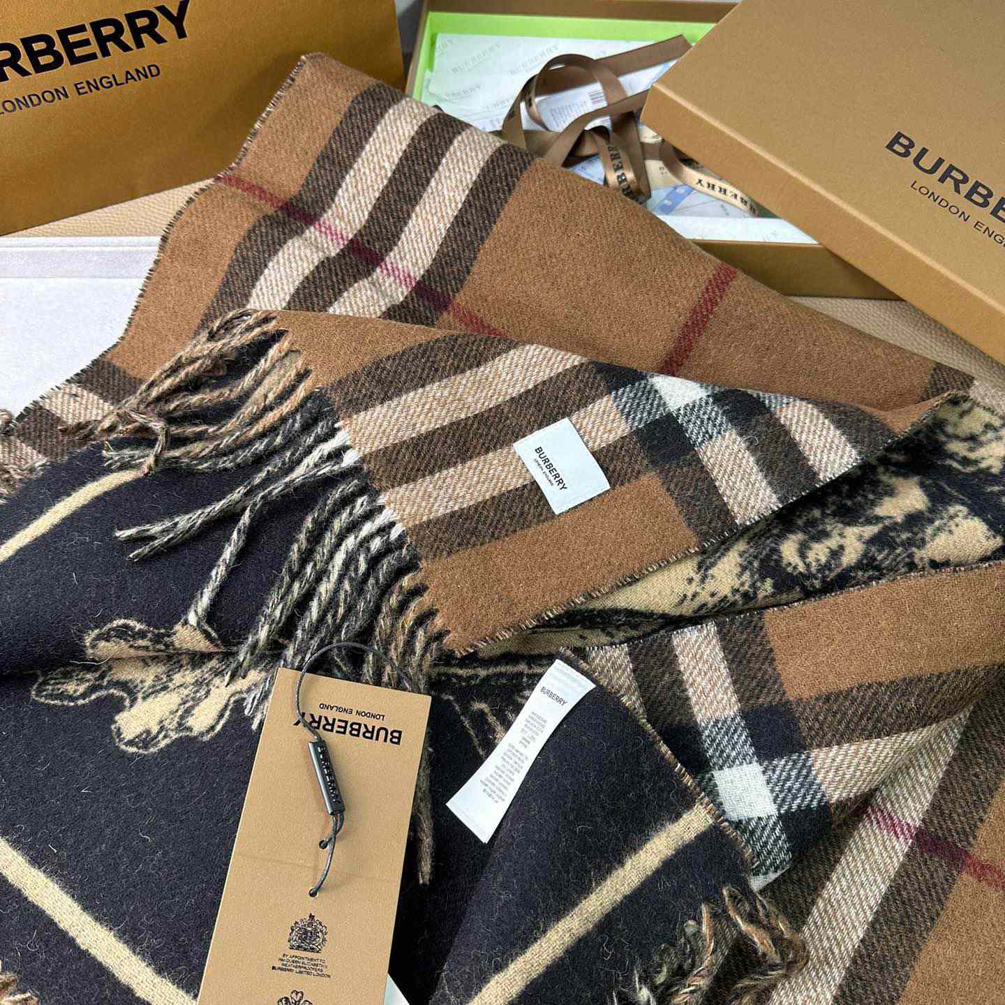 Burberry EKD Cashmere Reversible Scarf - DesignerGu