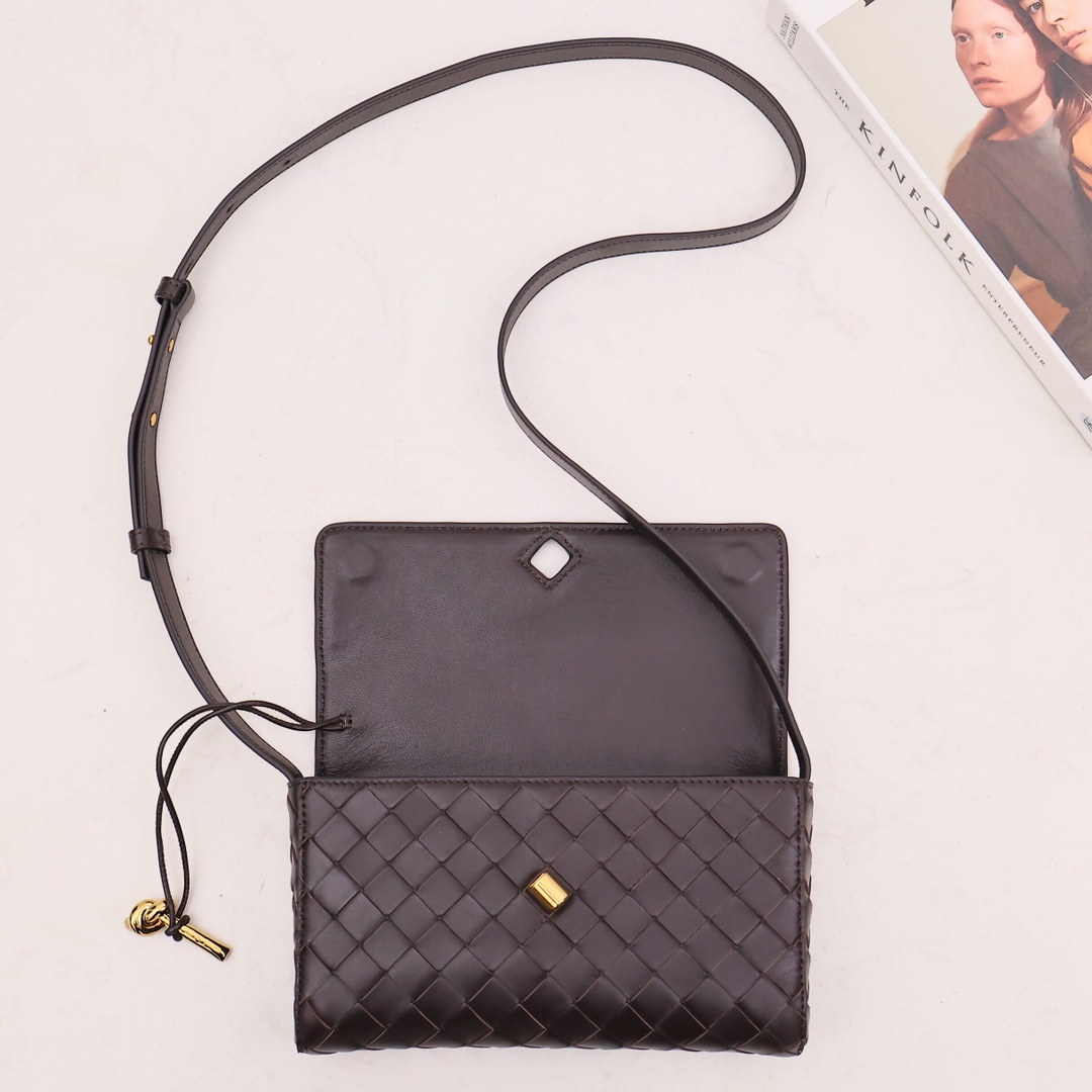 Bottega Veneta Mini Andiamo Cross-Body Bag - DesignerGu