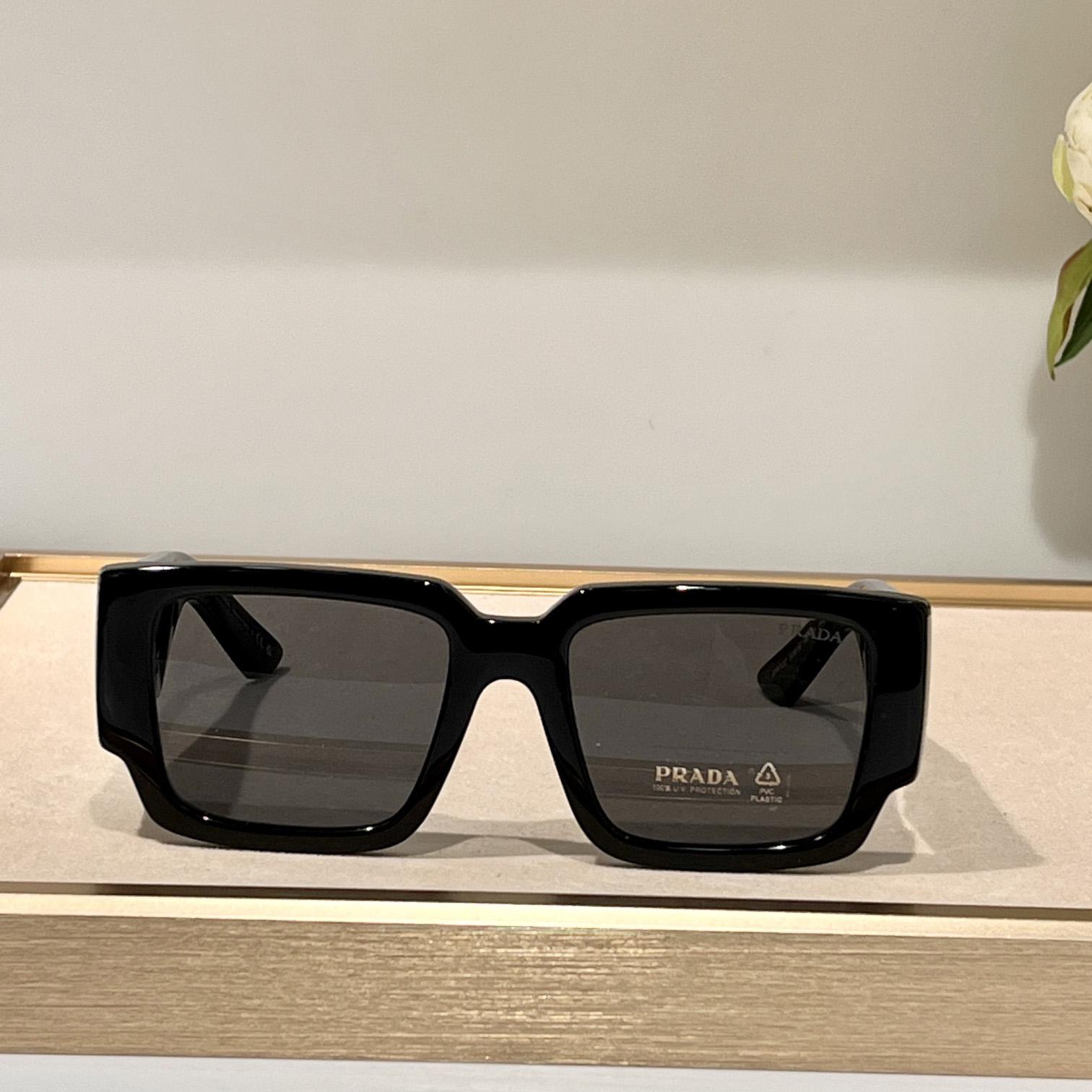 Prada Exclusive to Prada sunglasses      SPR12Z - DesignerGu