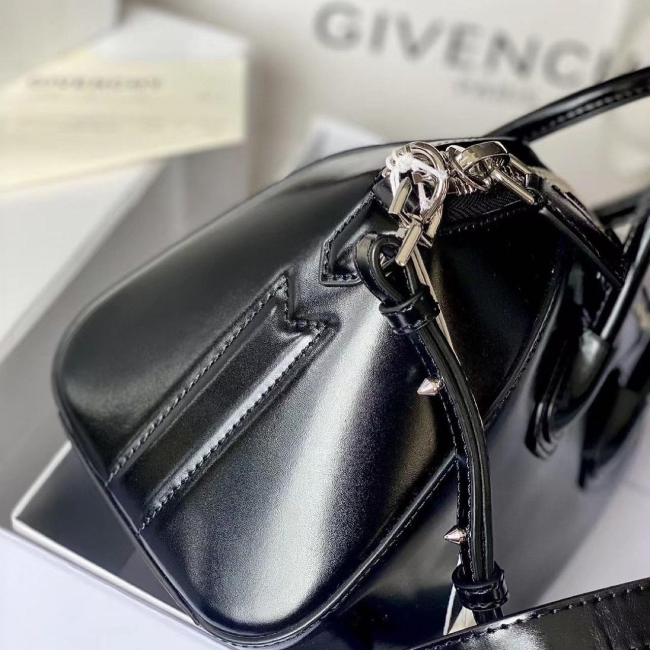 Givenchy Antigona Tote  22-27-13cm - DesignerGu
