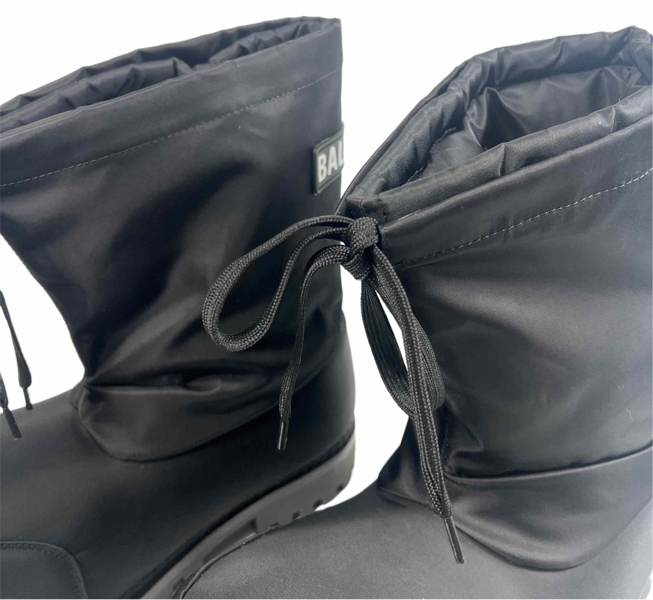 Balenciaga Alaska Low Boot In Black Nylon - DesignerGu