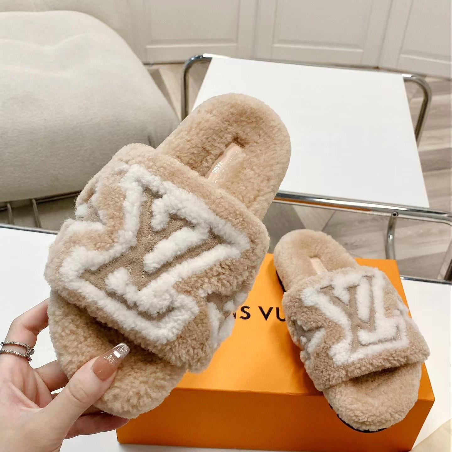 Louis Vuitton Paseo Flat Comfort Mule    - DesignerGu