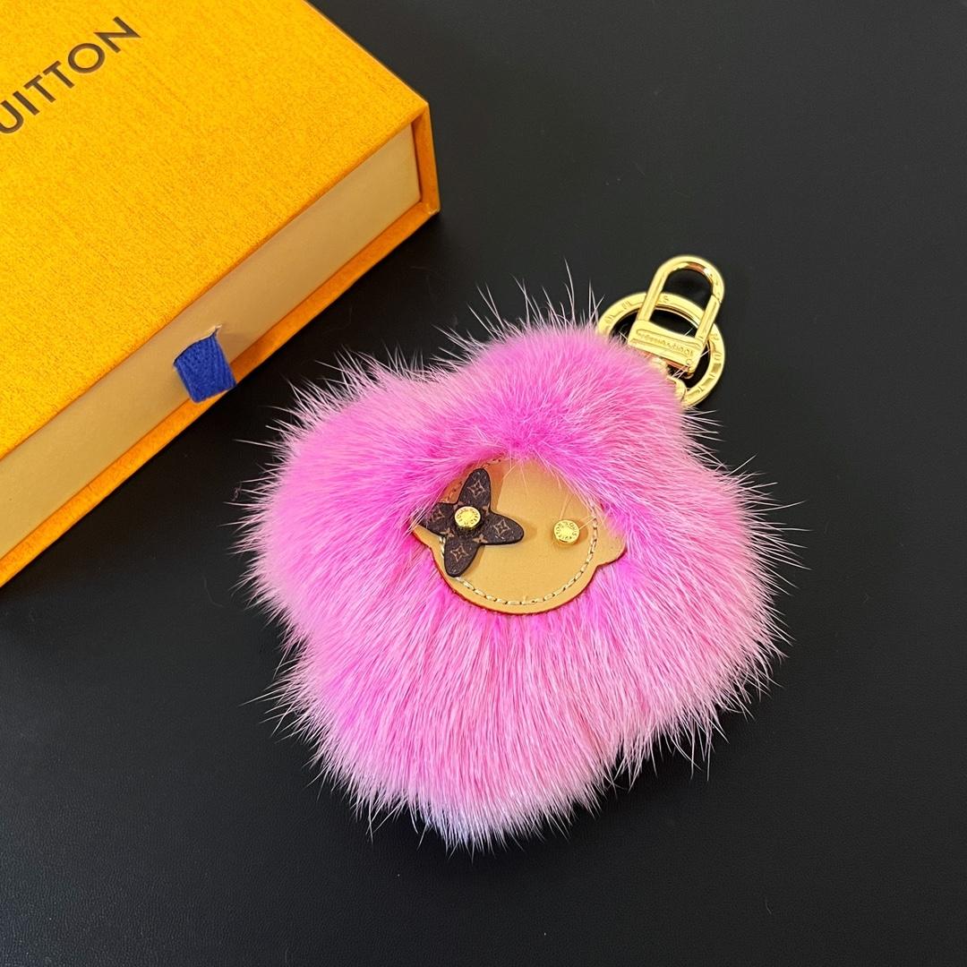 Louis Vuitto Vivienne Fur Key Holder   M01447 - DesignerGu