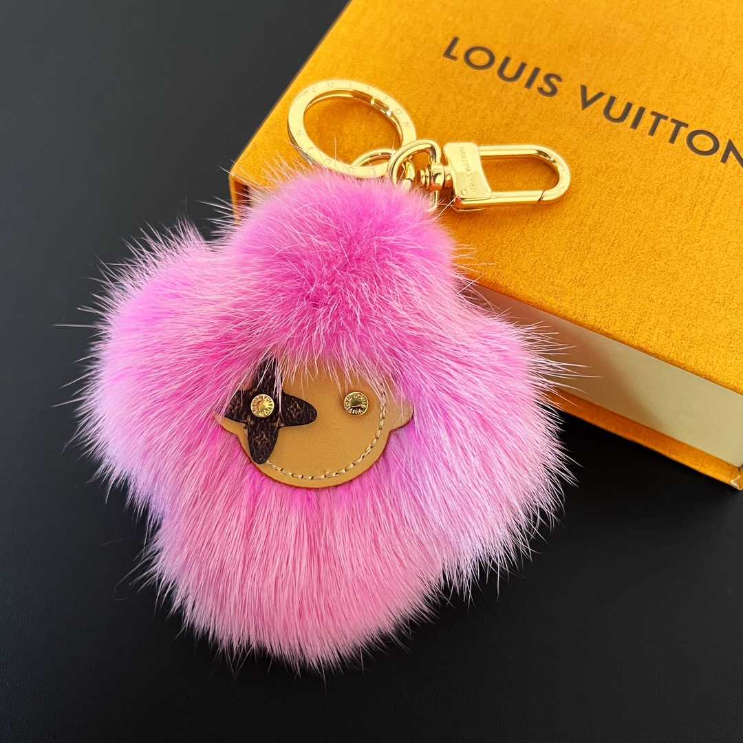 Louis Vuitto Vivienne Fur Key Holder   M01447 - DesignerGu