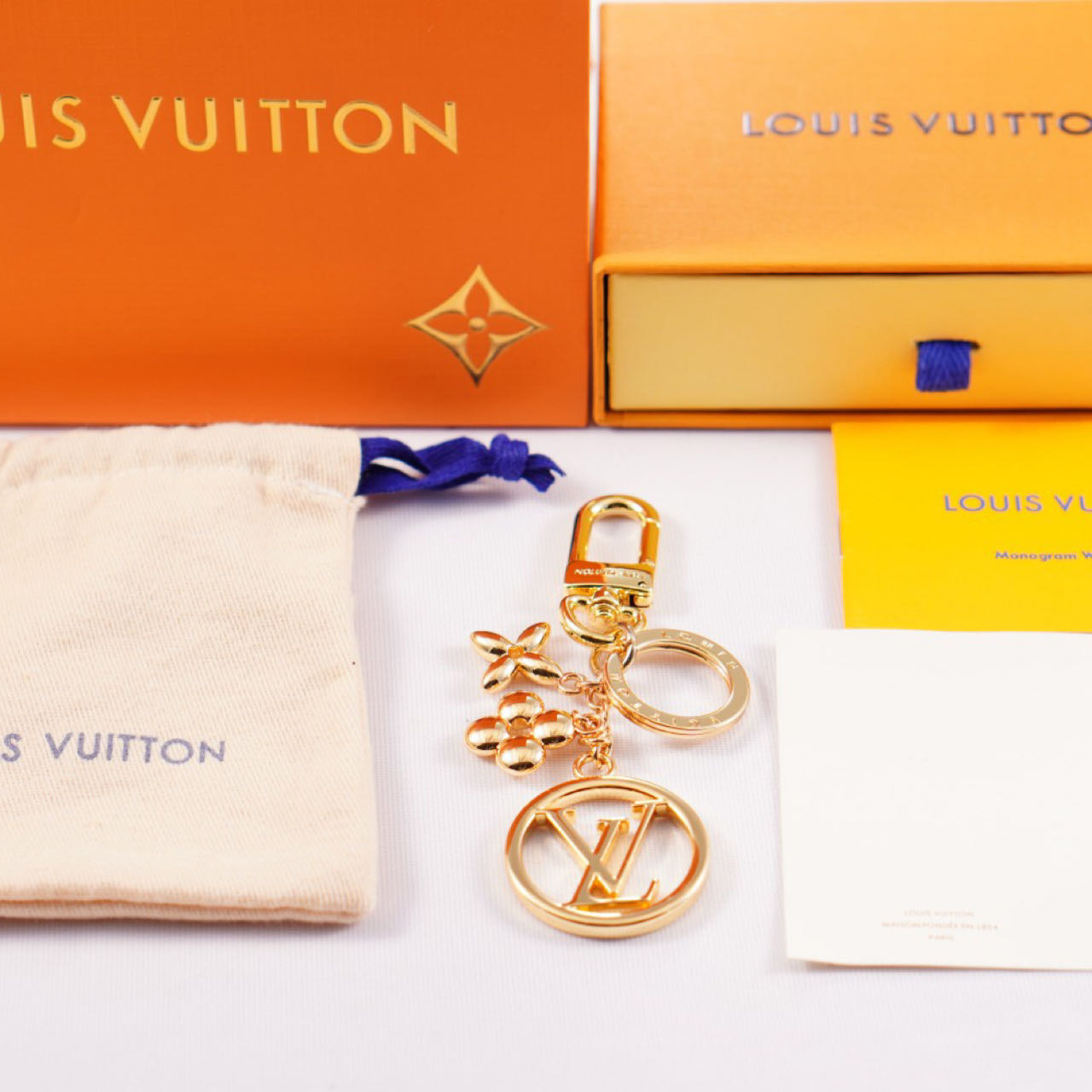 Louis Vuitton Blooming Key Holder - DesignerGu