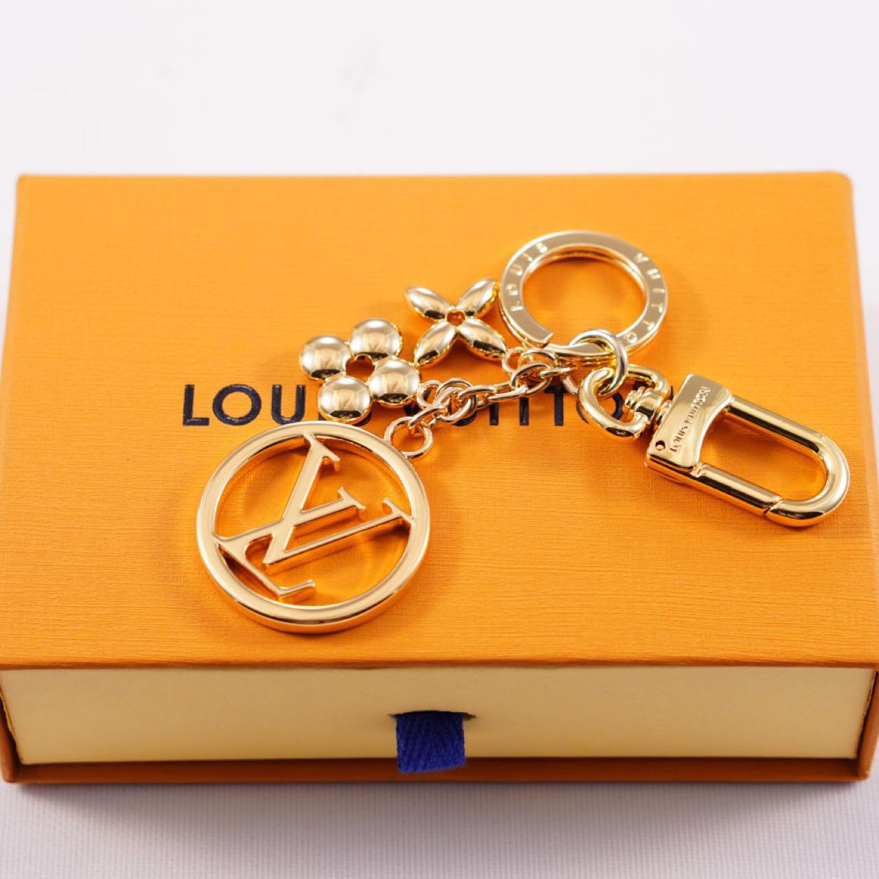 Louis Vuitton Blooming Key Holder - DesignerGu
