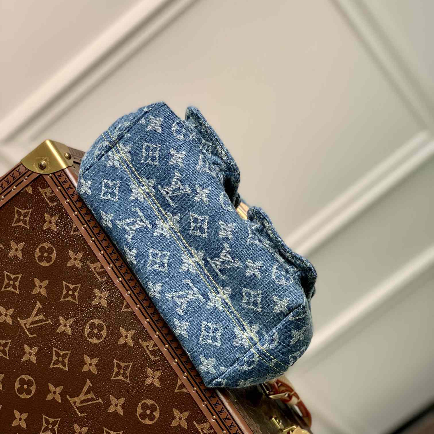 Louis Vuitton Venice    M46836 - DesignerGu