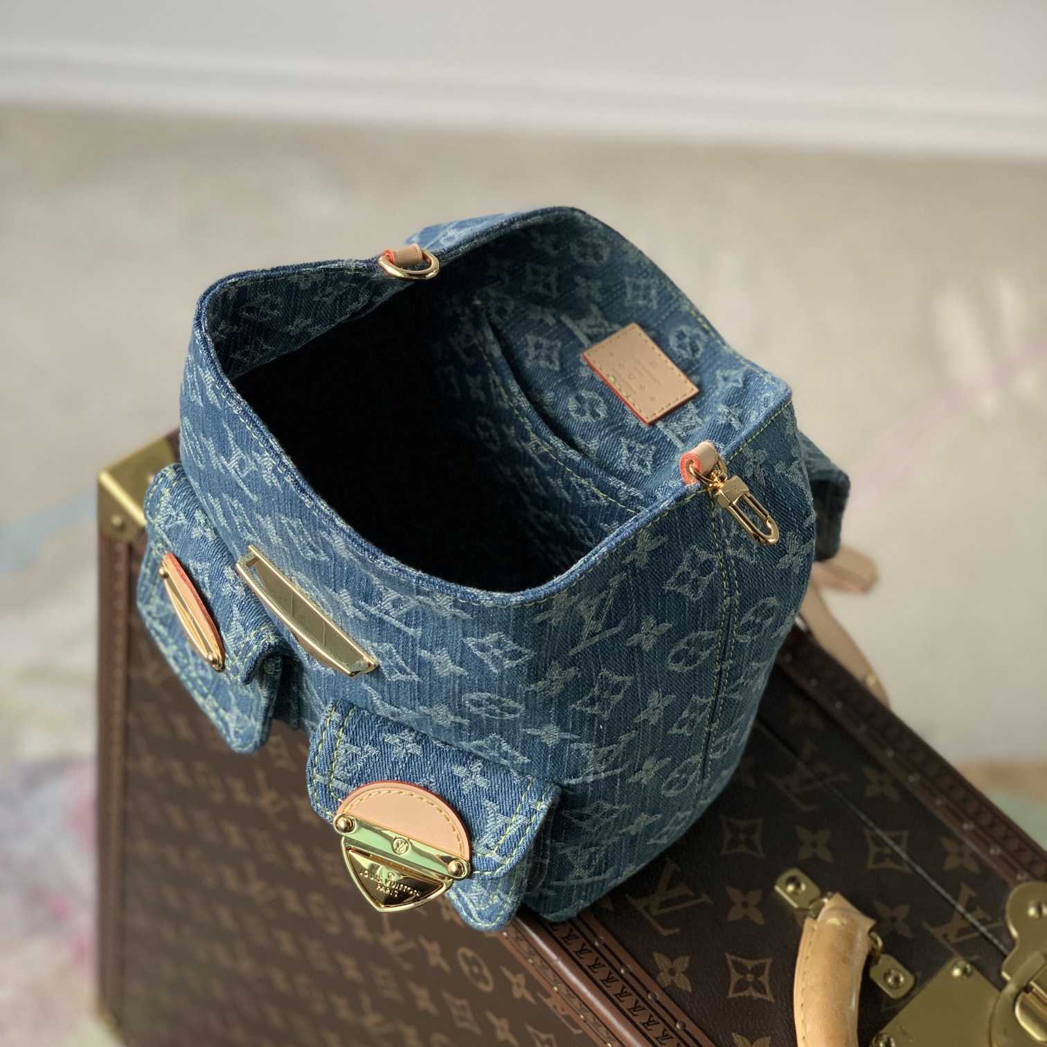 Louis Vuitton Venice    M46836 - DesignerGu