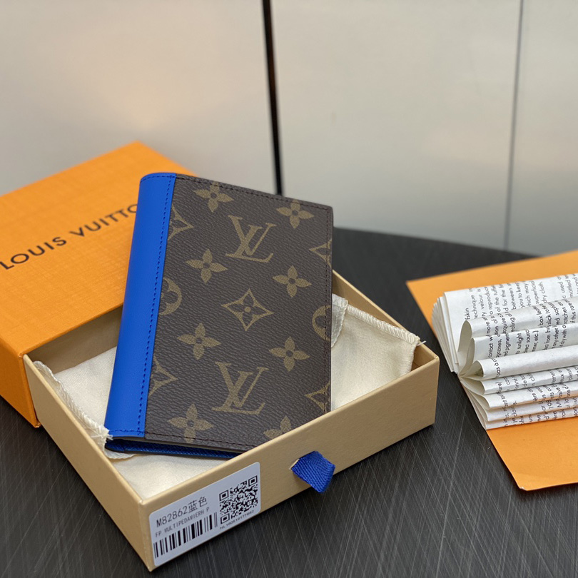 Louis Vuitton Passport Cover   M82865 - DesignerGu