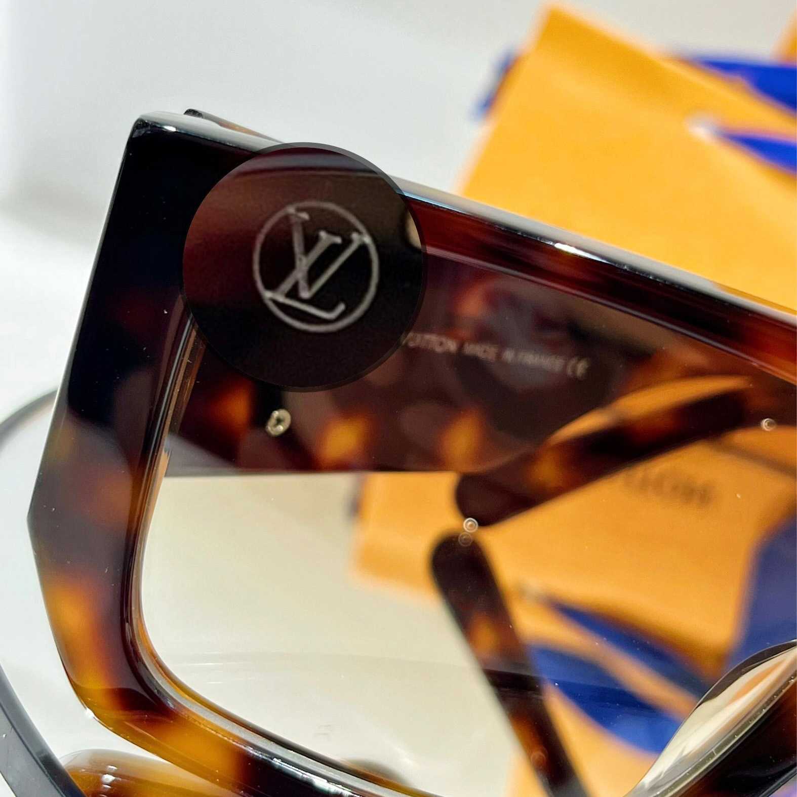 Louis Vuitton Sunglasses   Z2615W - DesignerGu