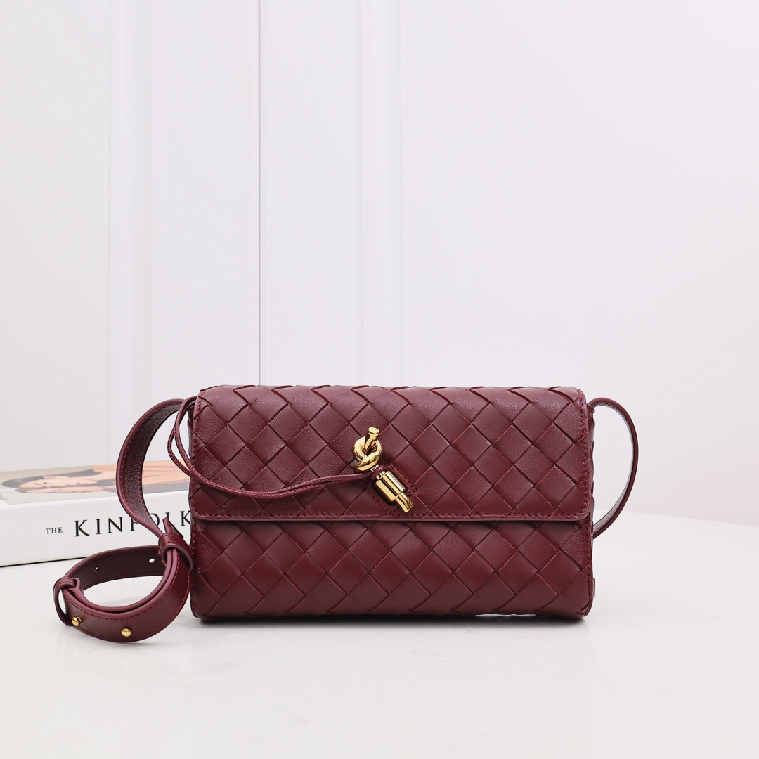 Bottega Veneta Mini Andiamo Cross-Body Bag - DesignerGu