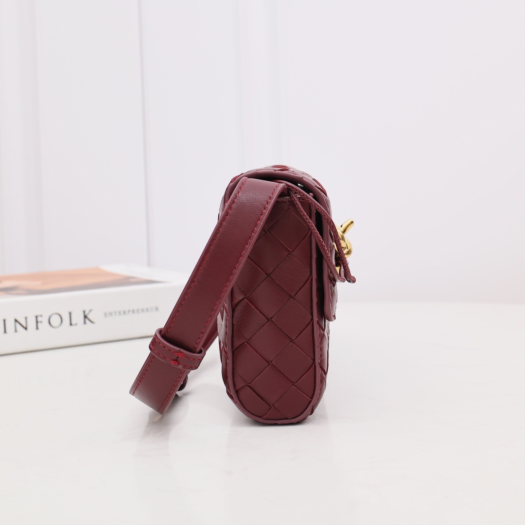 Bottega Veneta Mini Andiamo Cross-Body Bag - DesignerGu