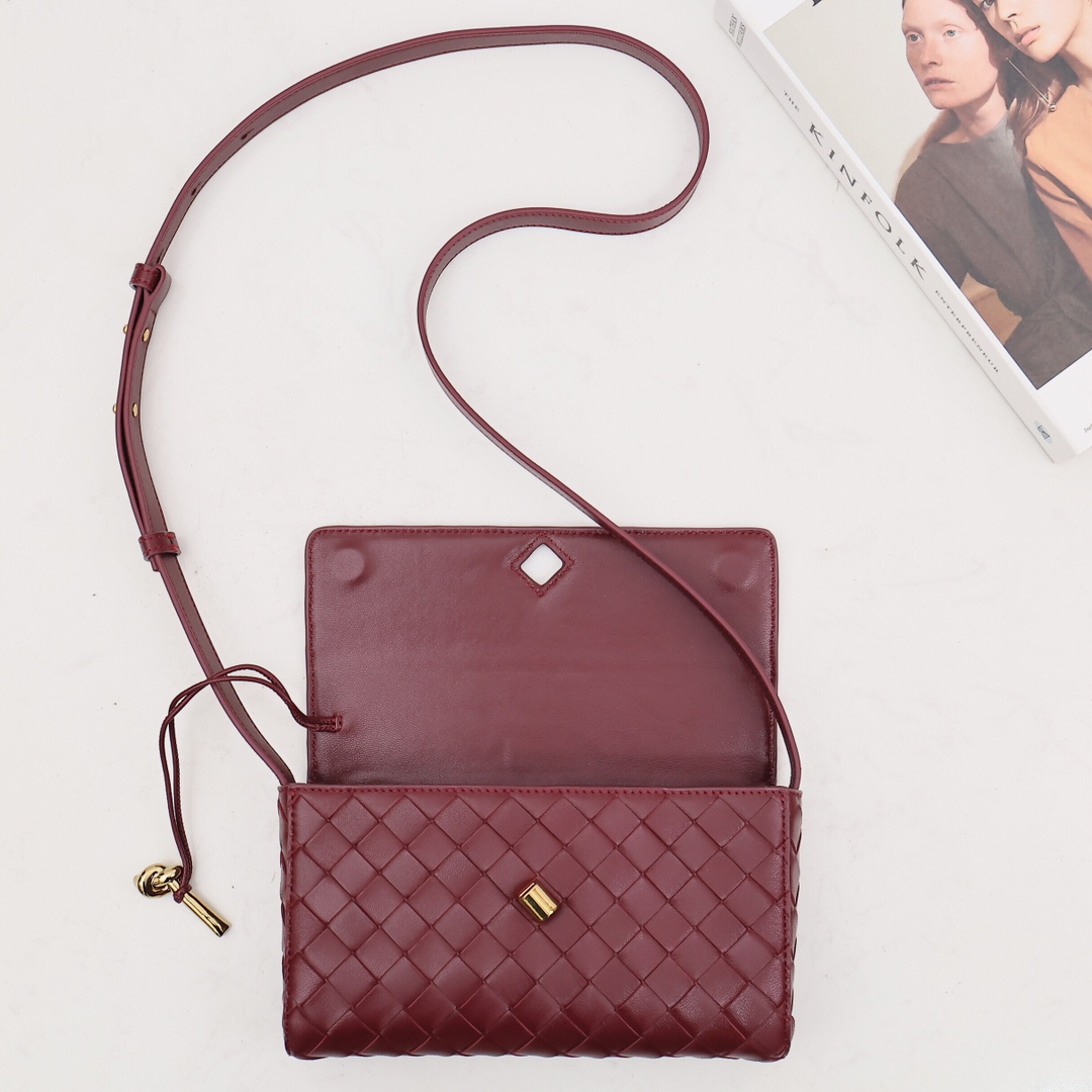 Bottega Veneta Mini Andiamo Cross-Body Bag - DesignerGu