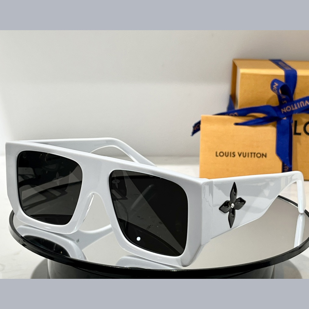 Louis Vuitton Sunglasses   Z2615W - DesignerGu