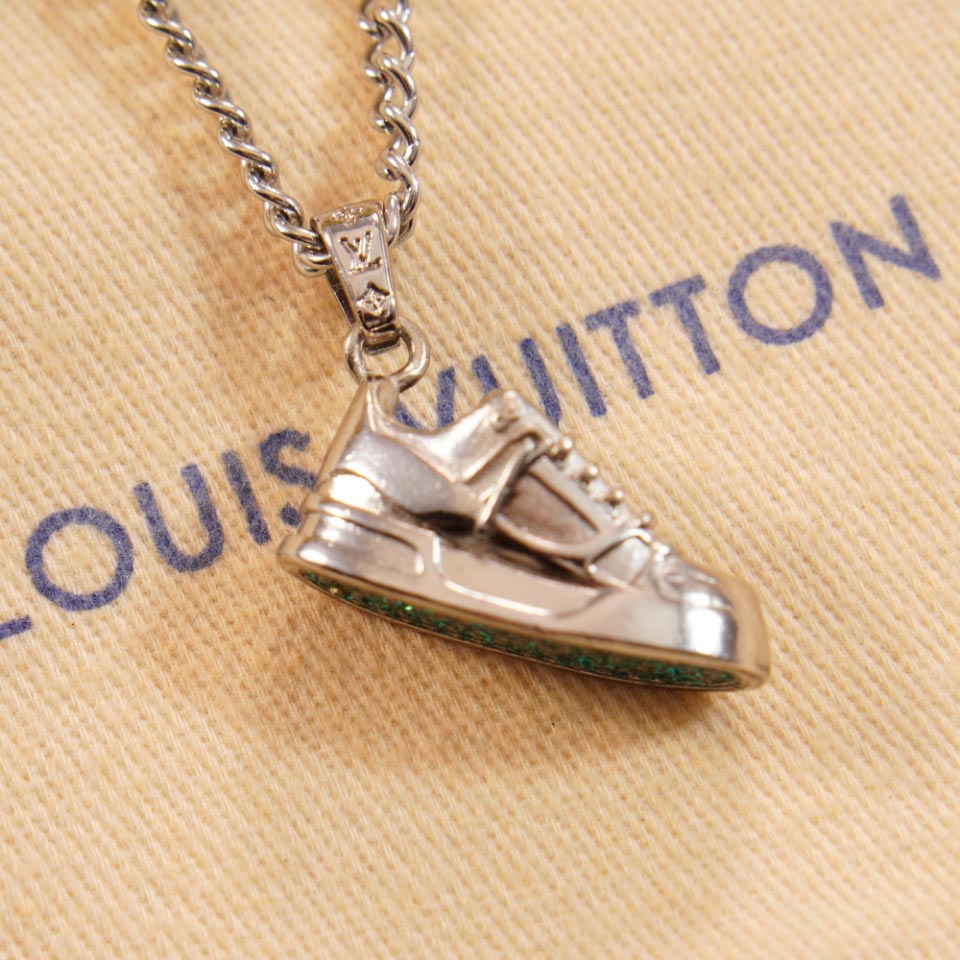 Louis Vuitton LV Trainer Strass Necklace    M01388 - DesignerGu