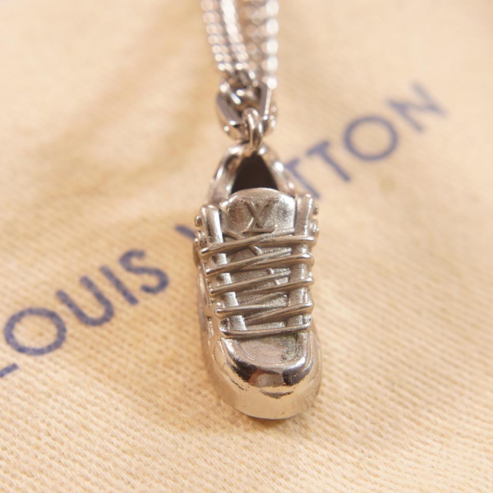 Louis Vuitton LV Trainer Strass Necklace    M01388 - DesignerGu