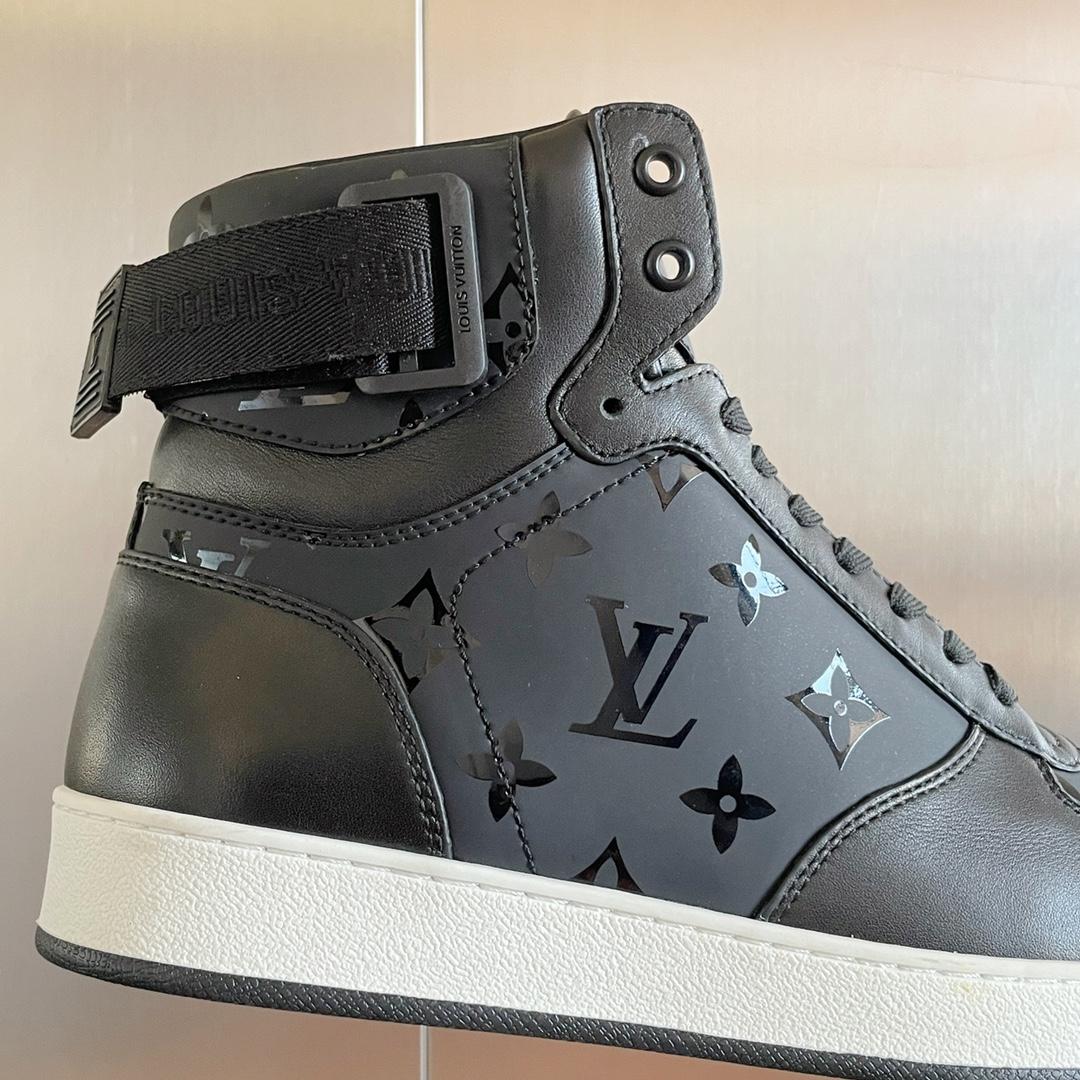 Louis Vuitton Rivoli Sneaker Boot 1A8EAP - DesignerGu