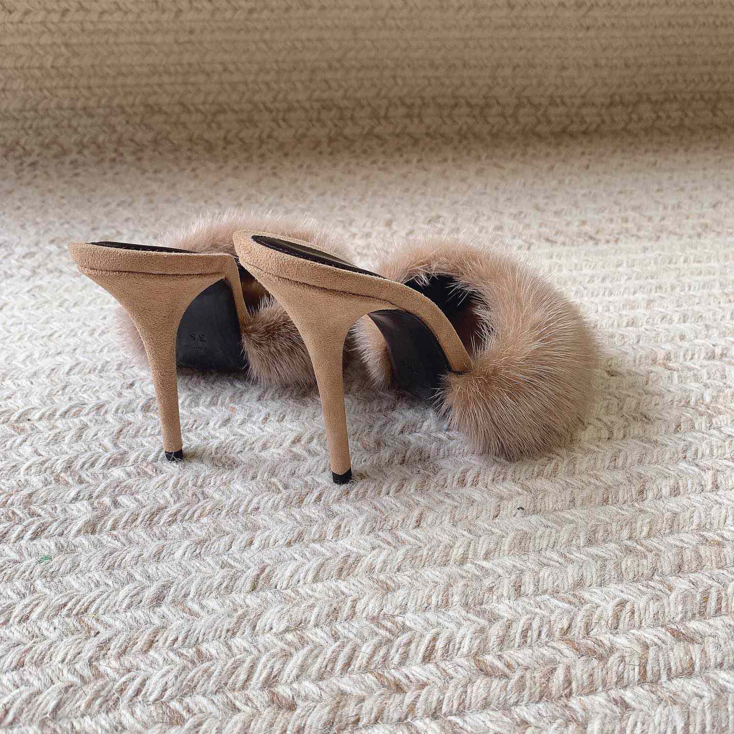 Saint Laurent LA 16 Mules In Animal-Free Fur And Suede  - DesignerGu