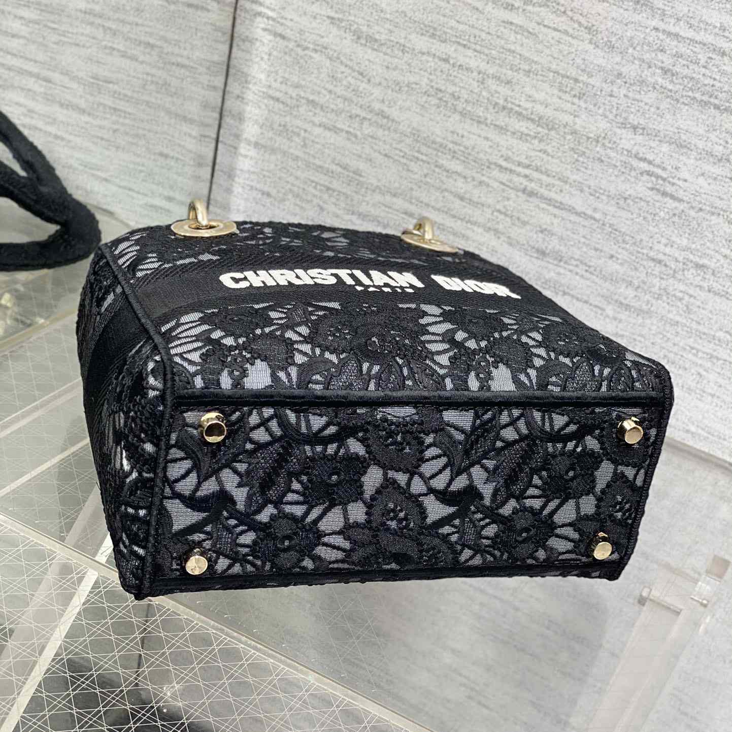 Dior Medium Lady D-Lite Bag - DesignerGu