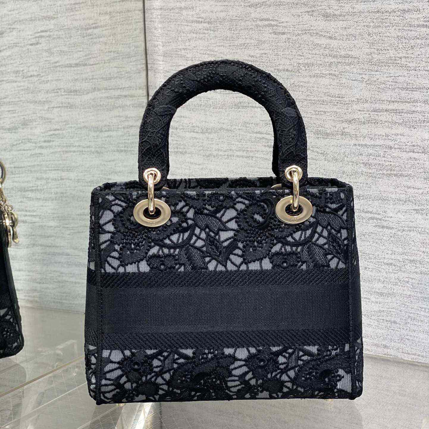 Dior Medium Lady D-Lite Bag - DesignerGu