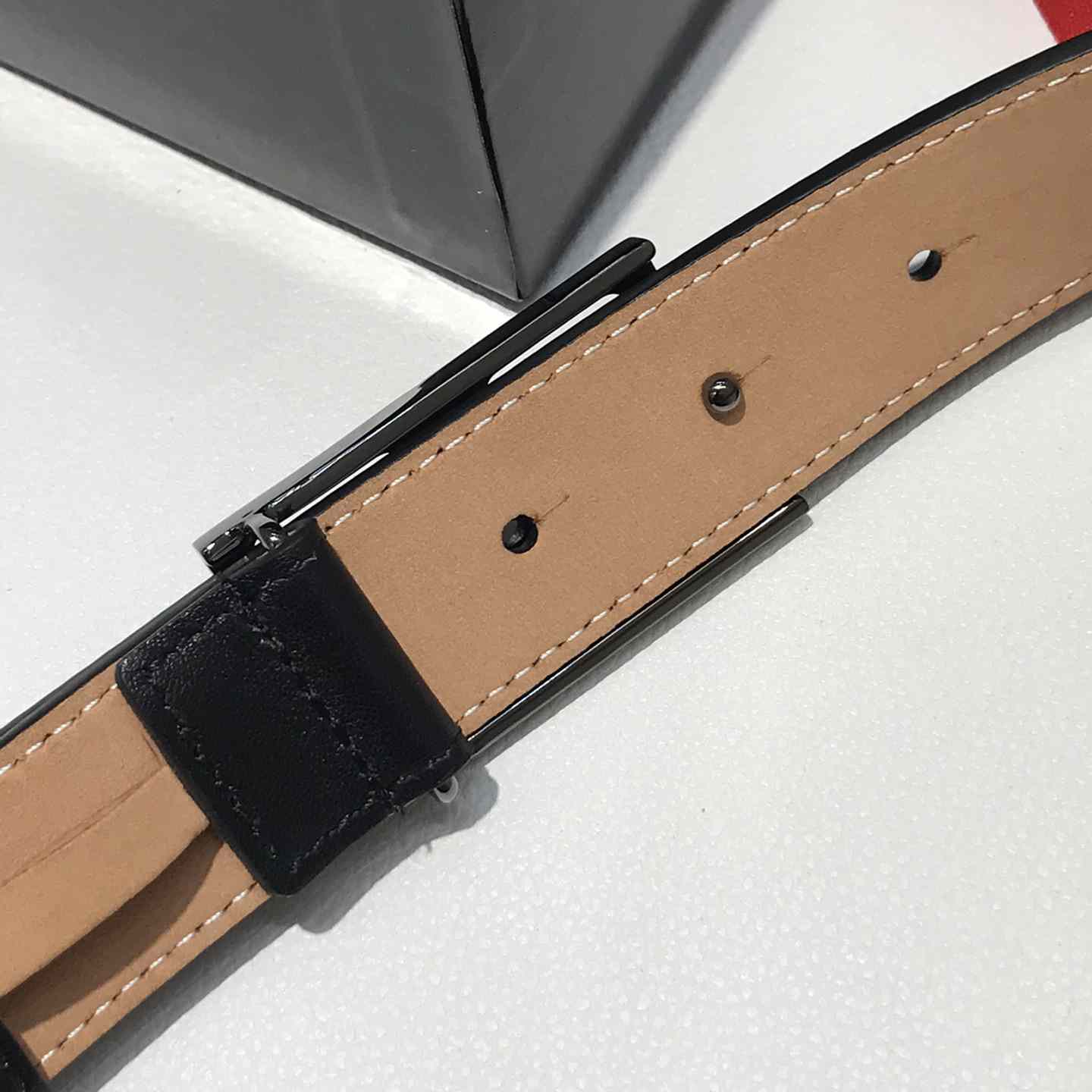 Givenchy  Leather Belt      30mm - DesignerGu