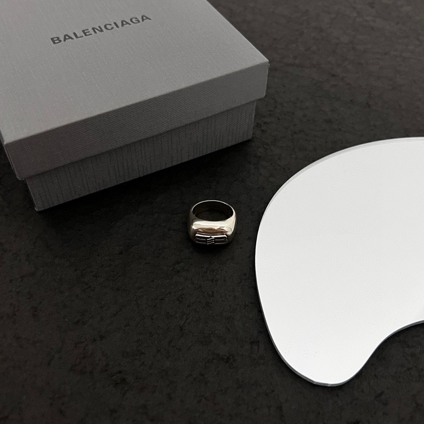 Balenciaga Icon Signet Ring  - DesignerGu