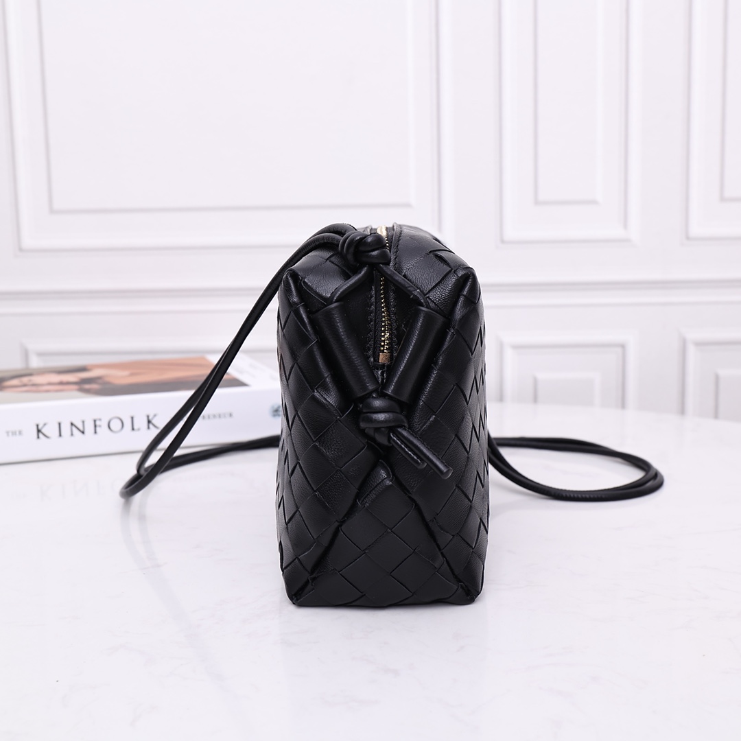 Bottega Veneta Small Loop Camera Bag - DesignerGu