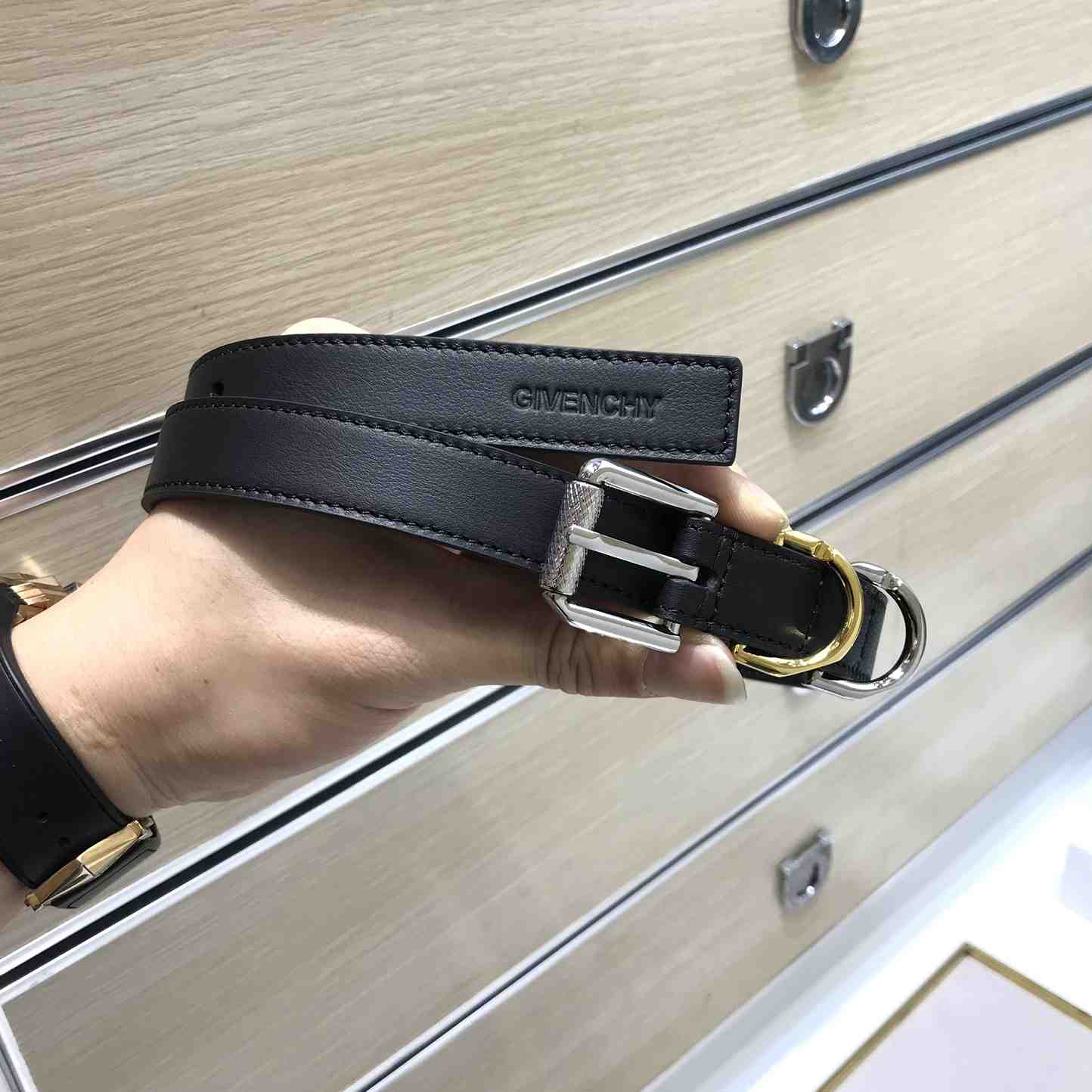 Givenchy Voyou Belt In Leather - DesignerGu