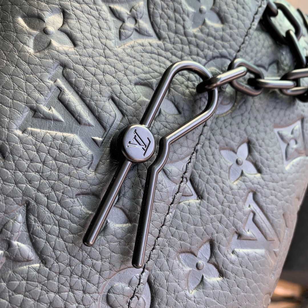 Louis Vuitton Steamer Messenger       M23742 - DesignerGu