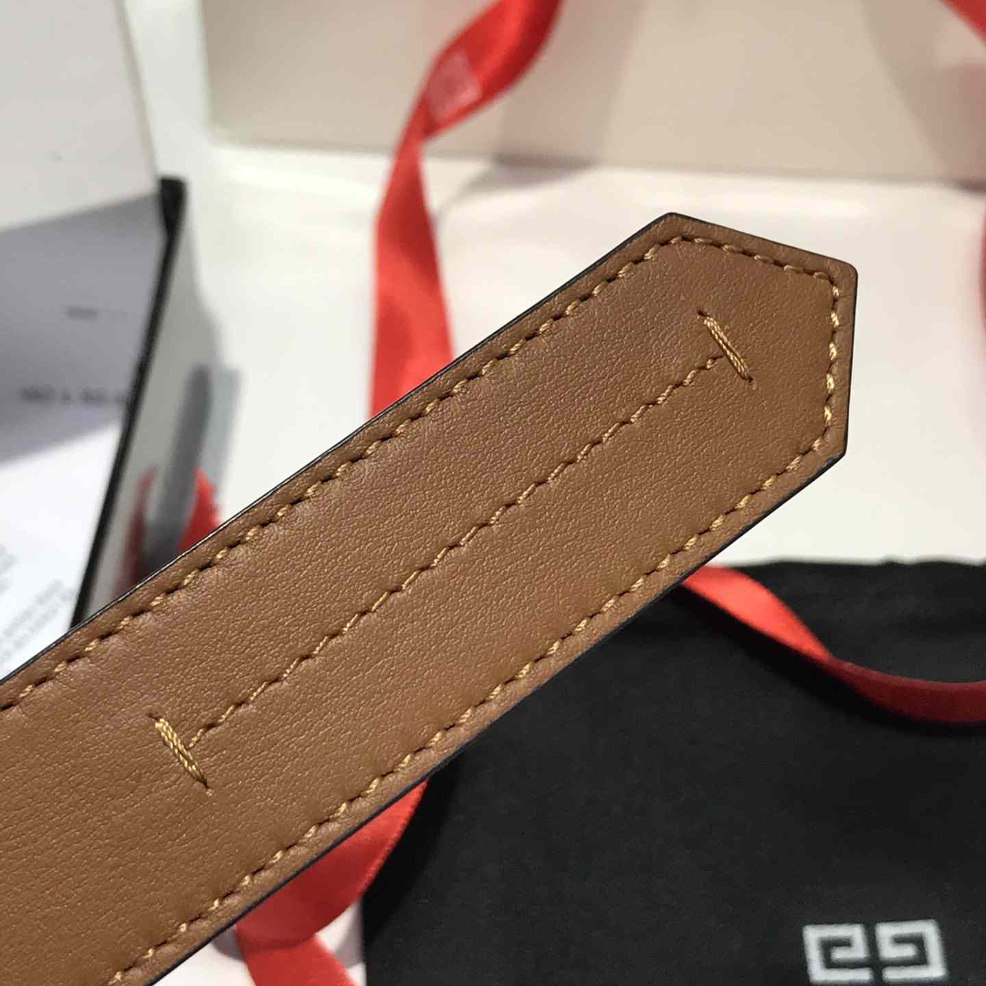 Givenchy  Leather Belt      30mm - DesignerGu