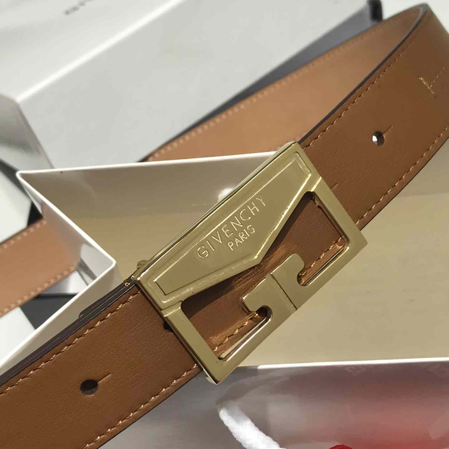 Givenchy  Leather Belt      30mm - DesignerGu