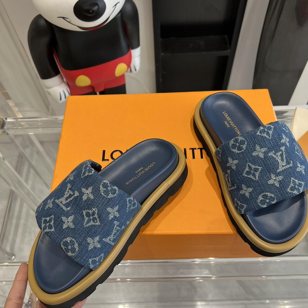 Louis Vuitton Pool Pillow Flat Comfort Mule    - DesignerGu