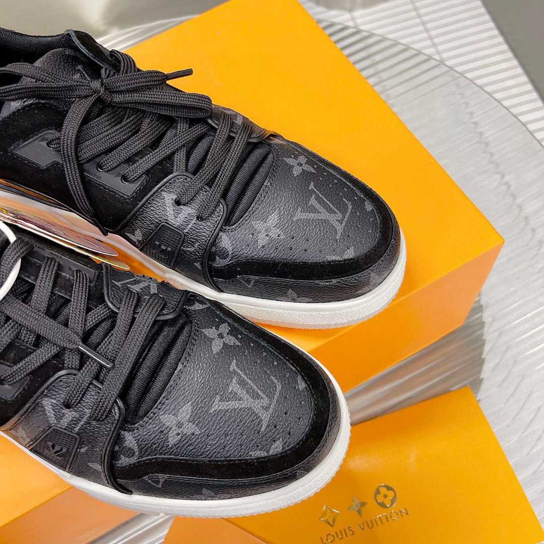 Louis Vuitton Trainer Sneaker(upon uk size) - DesignerGu