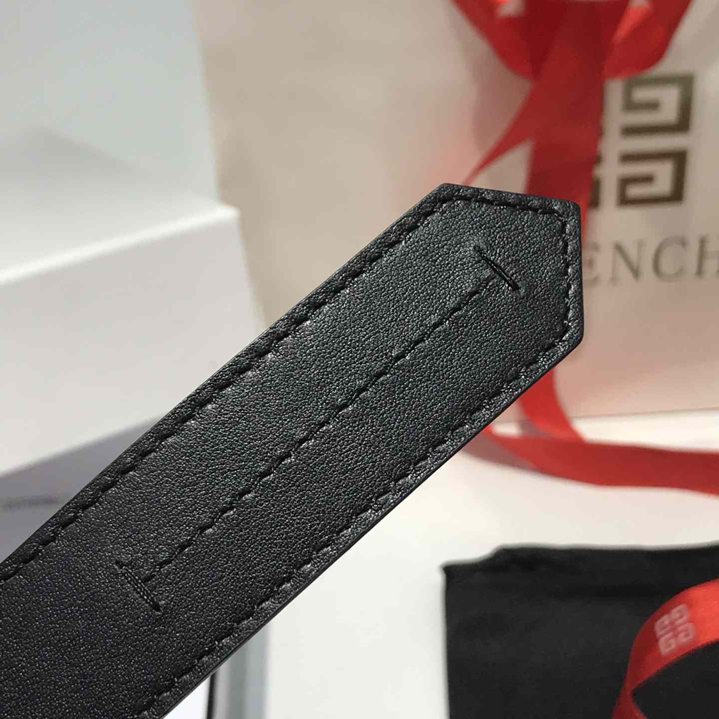 Givenchy  Leather Belt      30mm - DesignerGu