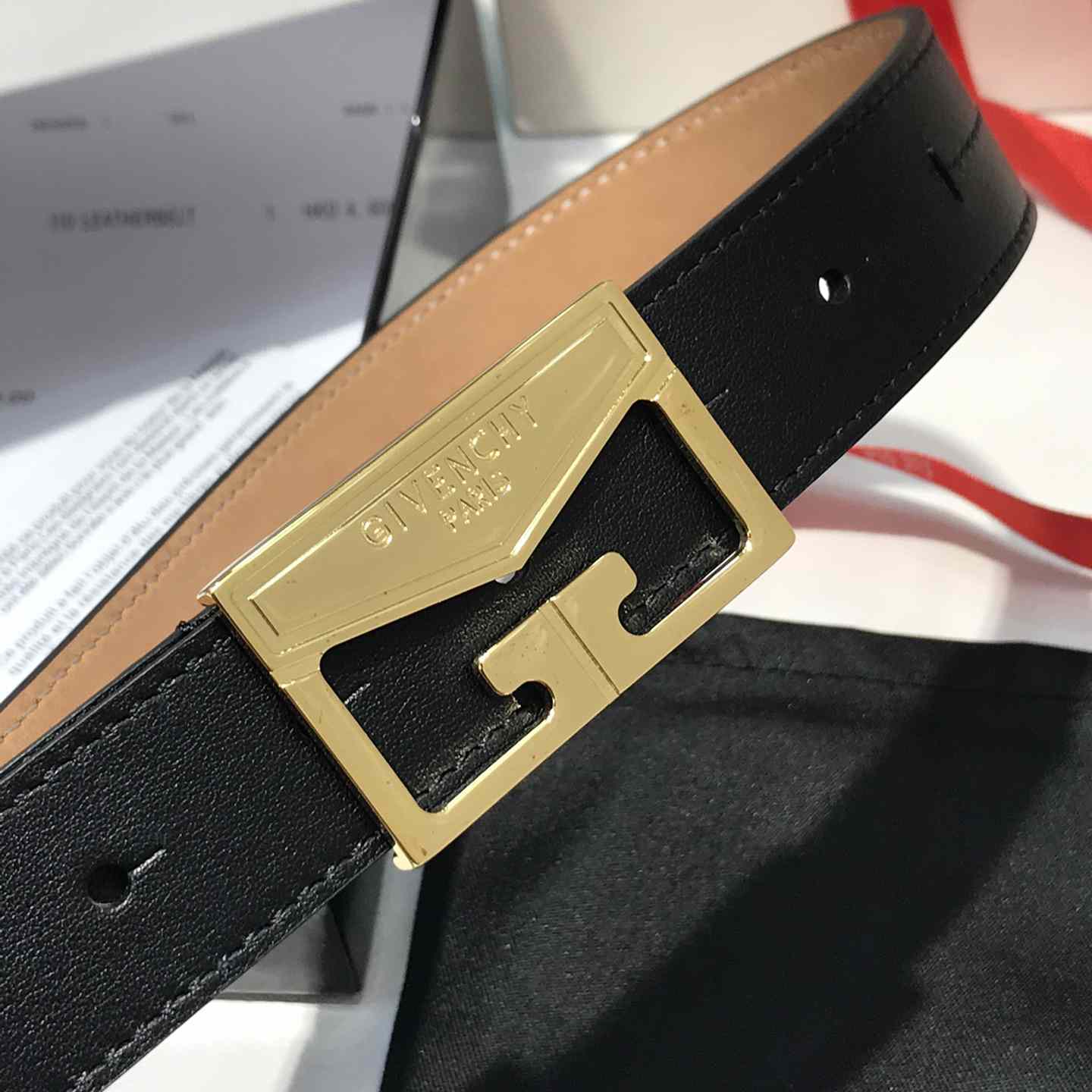 Givenchy  Leather Belt      30mm - DesignerGu