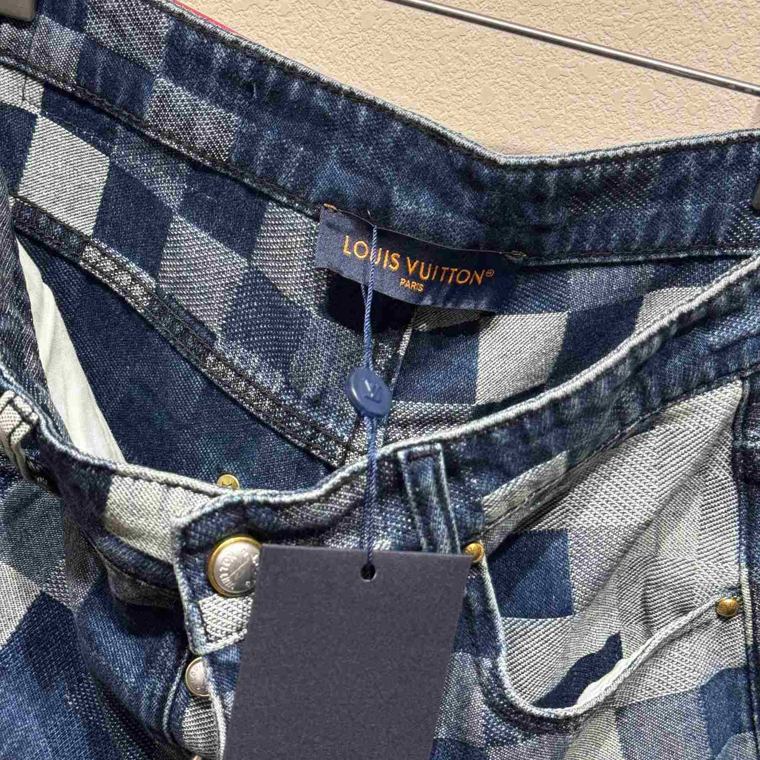 Louis Vuitton Damier Denim Skate Pants   1AFIA5 - DesignerGu