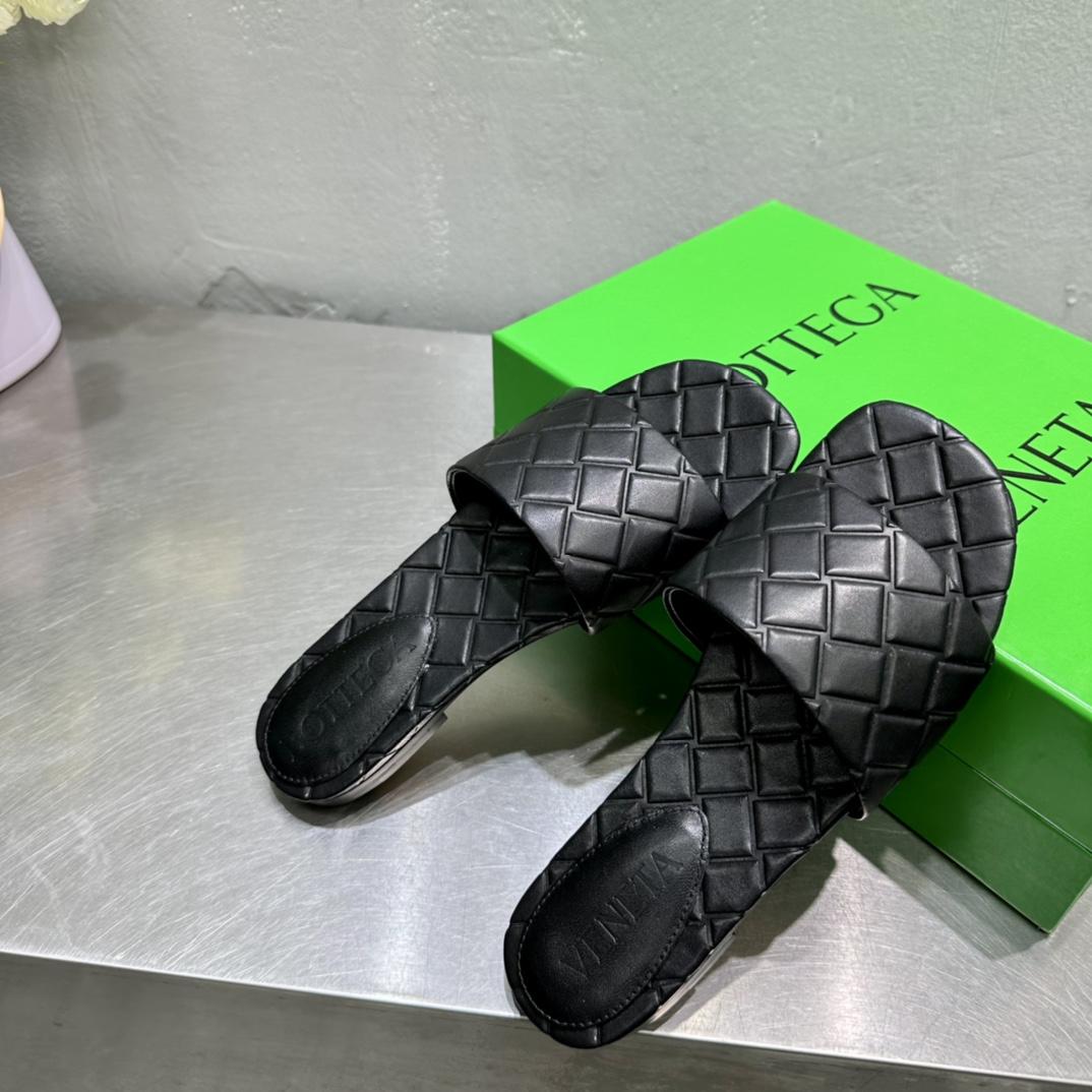 Bottega Veneta Amy Flat Mule - DesignerGu