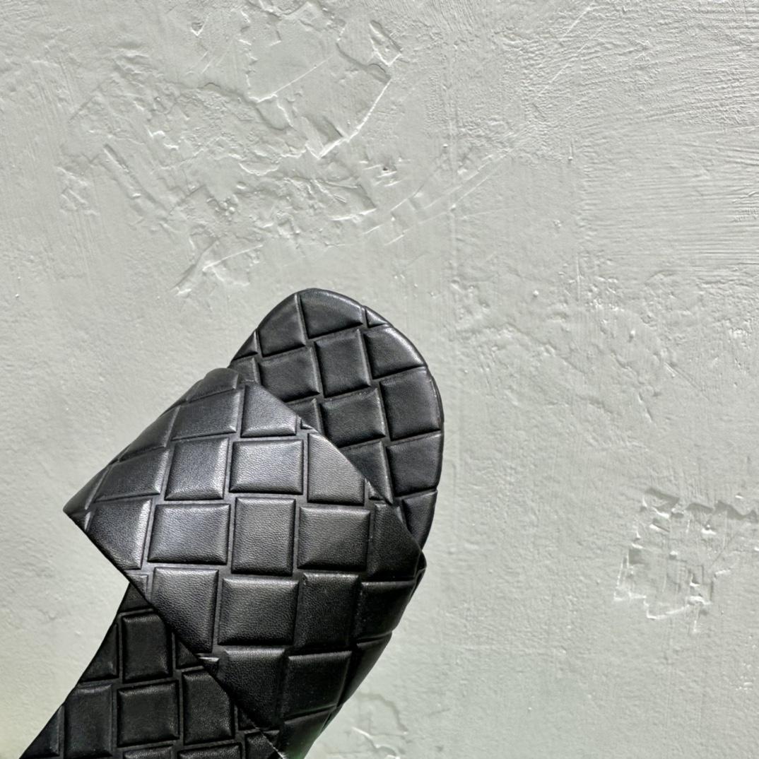 Bottega Veneta Amy Flat Mule - DesignerGu