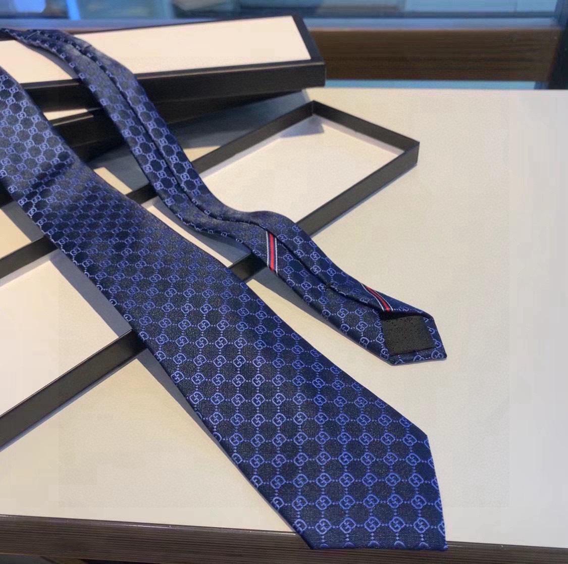 Gucci GG Pattern Silk Tie - DesignerGu