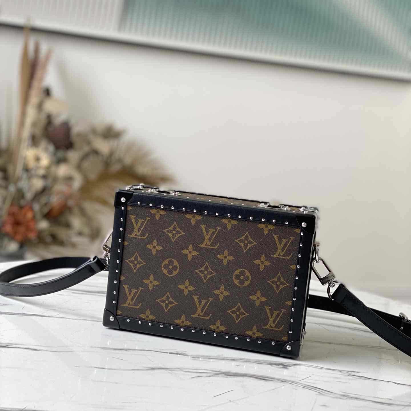 Louis Vuitton Clutch Box   M20252 - DesignerGu