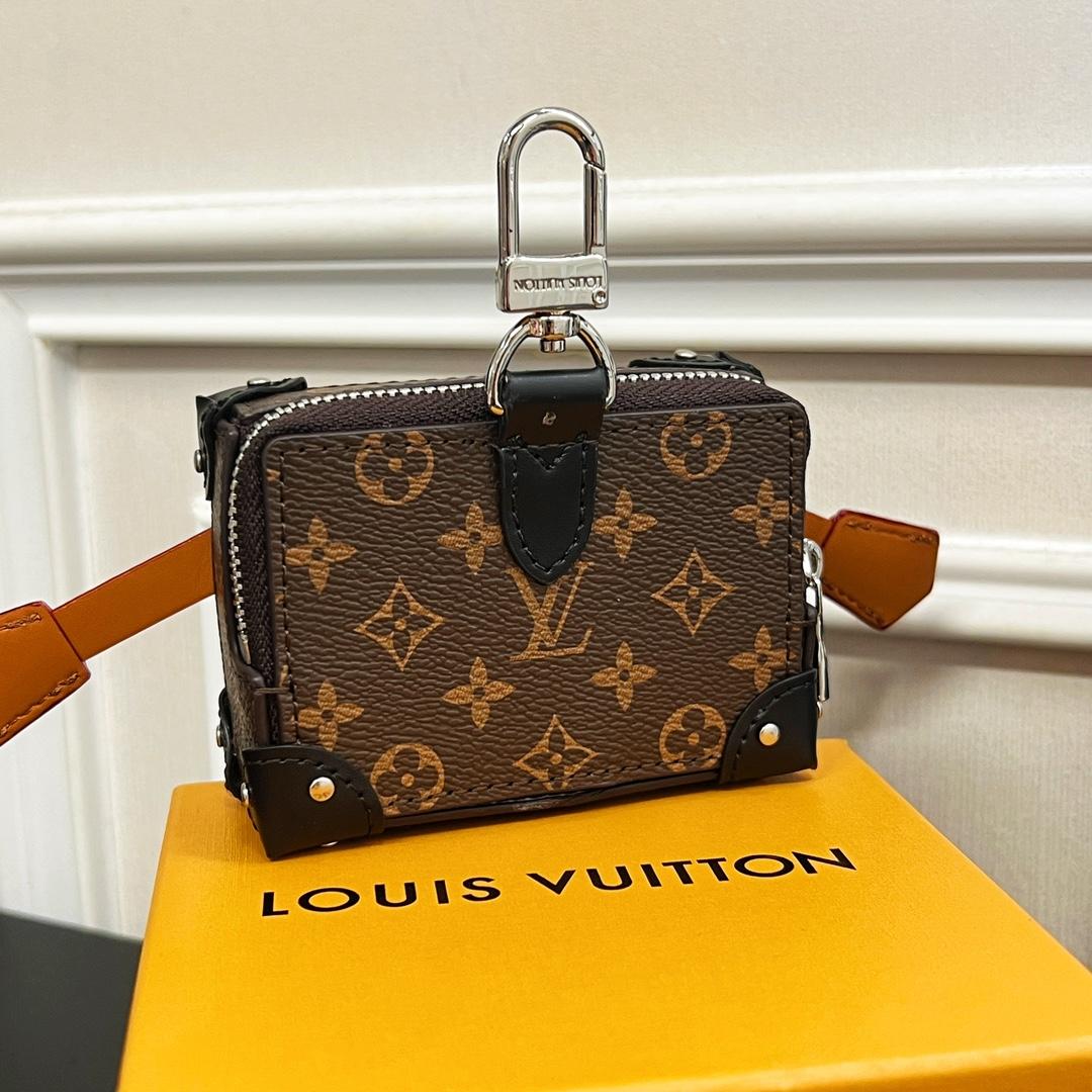 Louis Vuitton Mister Trunk Key Holder and Bag Charm   M01201 - DesignerGu