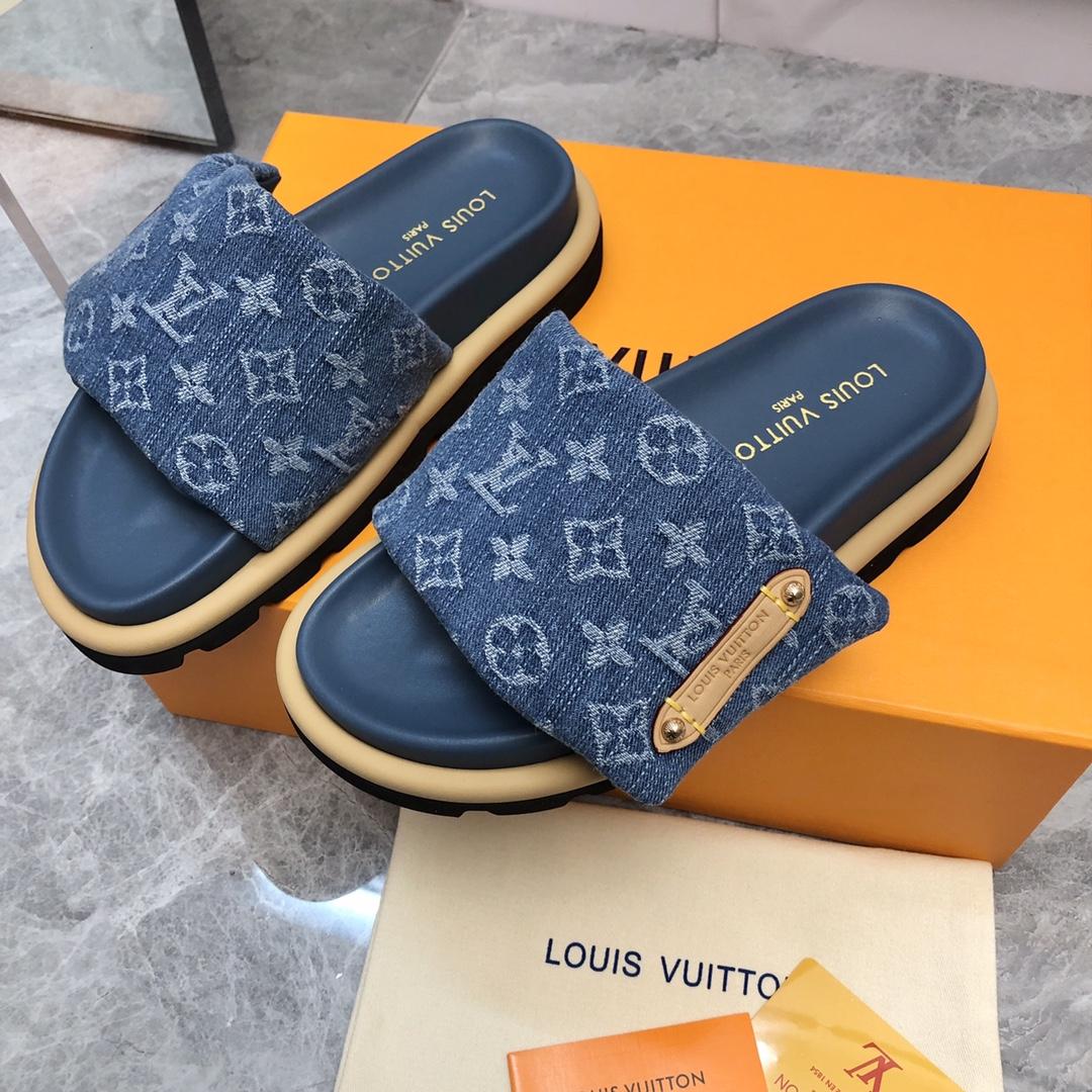 Louis Vuitton Pool Pillow Flat Comfort Mule     1ACJVH - DesignerGu