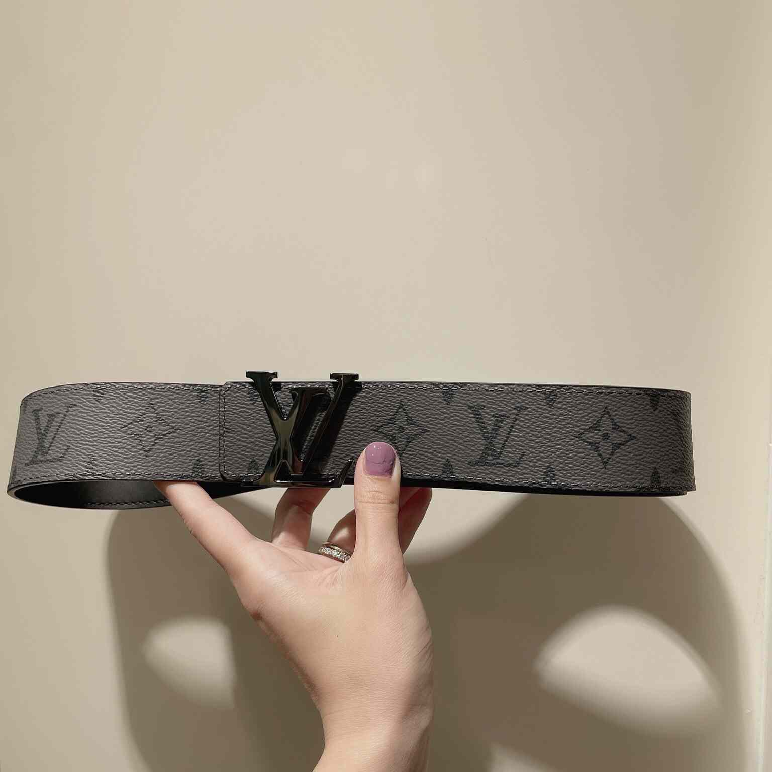 Louis Vuitton LV Initiales 40mm Reversible Belt   M0285 - DesignerGu