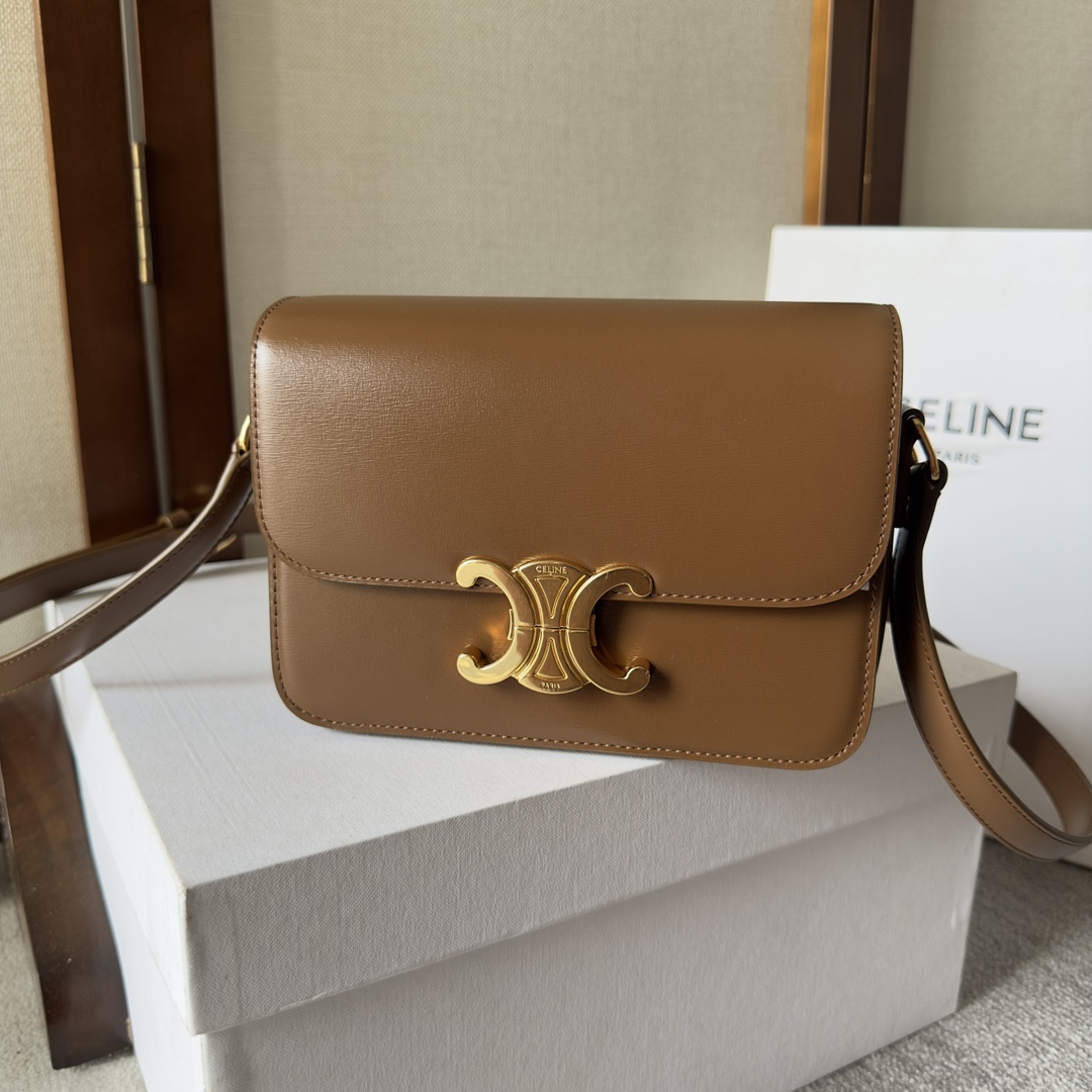 Celine Teen Triomphe Bag In Natural Calfskin - DesignerGu